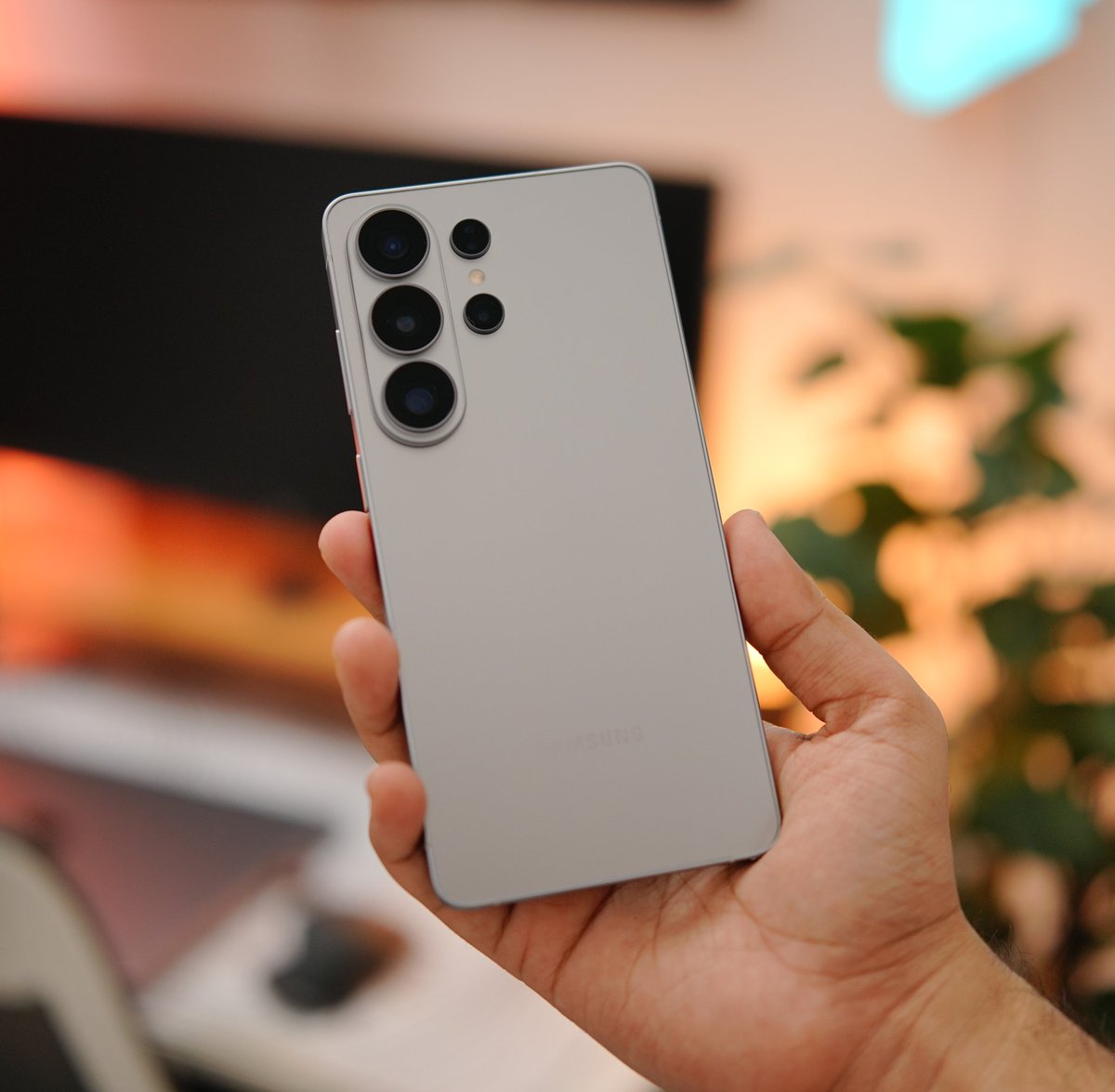 Mr Android FHD tweet media