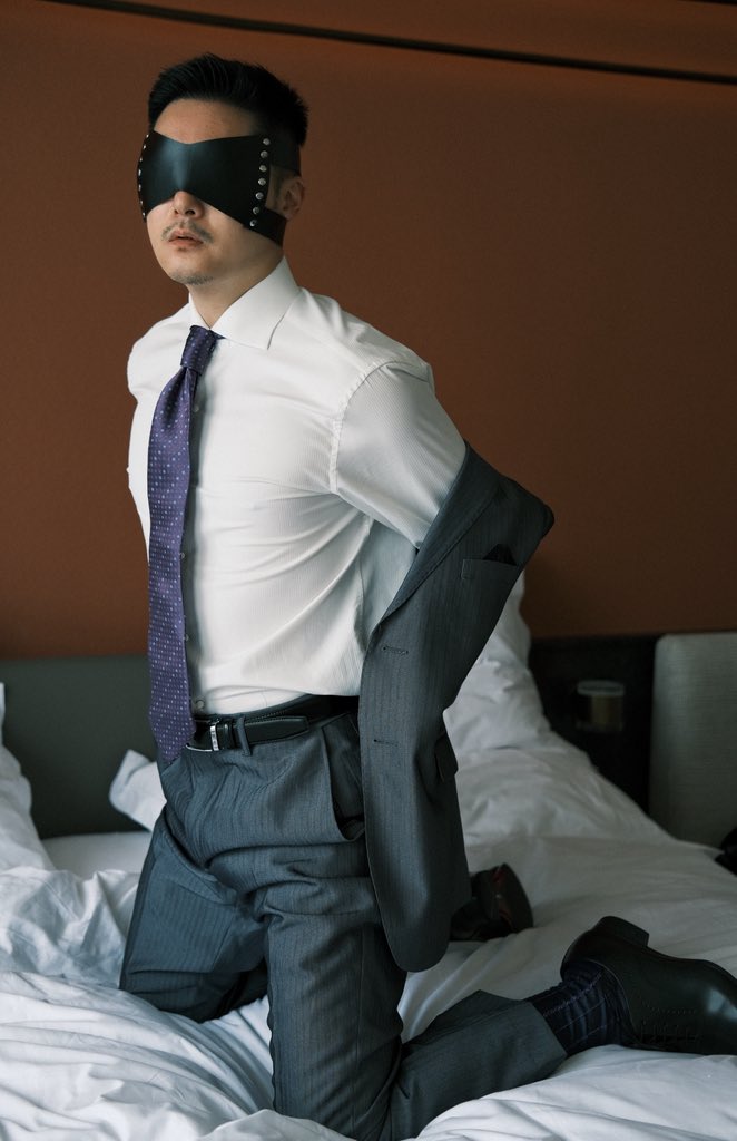 pacodk104's tweet photo. 需要被狠狠…
#1M #捆绑 #正装丝袜 #正装熟男 #Suits https://t.co/WVf1Pig20E