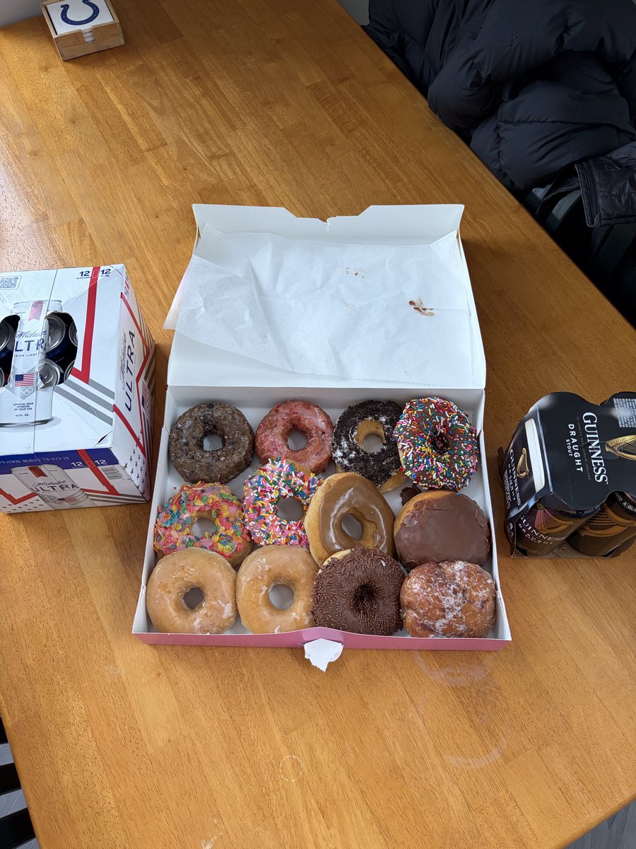 GreggyK15's tweet photo. @BarstoolBigCat how’s the spread? https://t.co/JX5qK4j0uh