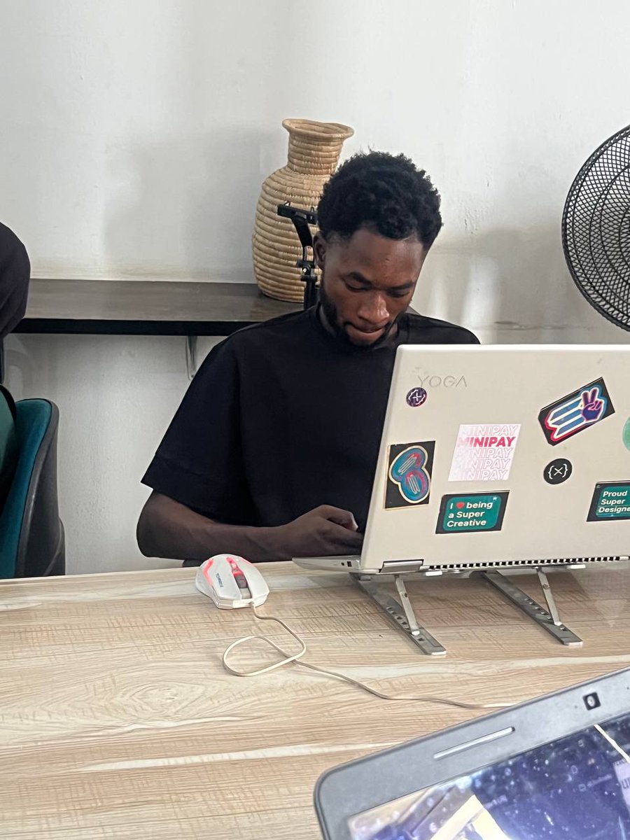 Olydefi1's tweet photo. More picture excerpts from the @SuperteamNG Co-Working Evet held with the Jigawa community today.

The last slide >>>

I'm just a @solana girl 💜💜 https://t.co/xTabWw7PmE