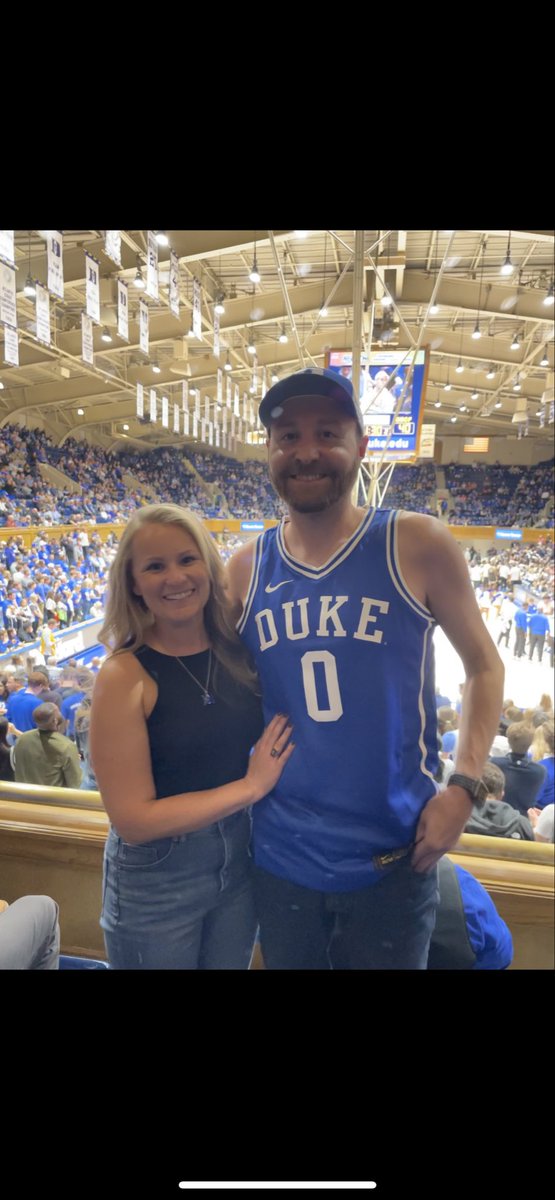 tblamb2you2's tweet photo. @DukeMBB @rheidrick24 @KyrieIrving GO DUKE!!! https://t.co/Z67rdmuRww