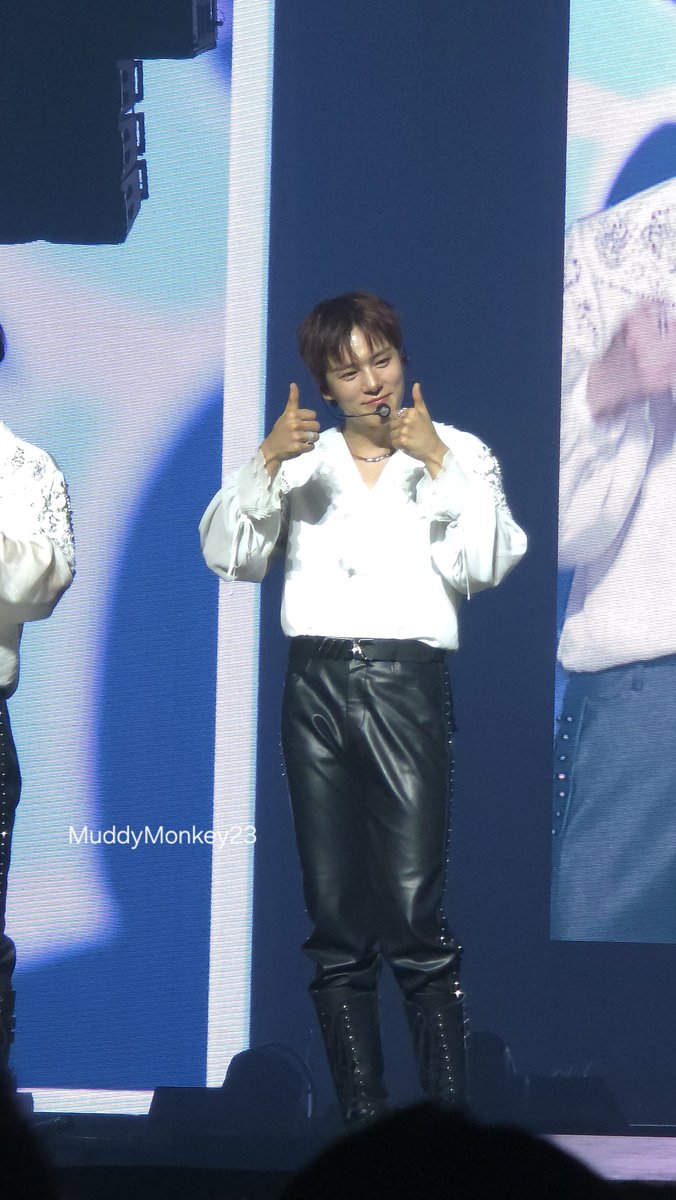 MuddyMonkey23's tweet photo. ผมจะไม่กลับบ้าน !!!
#MONSTAX_THEX_NEXUS_BKK https://t.co/qwv8DjzQsD