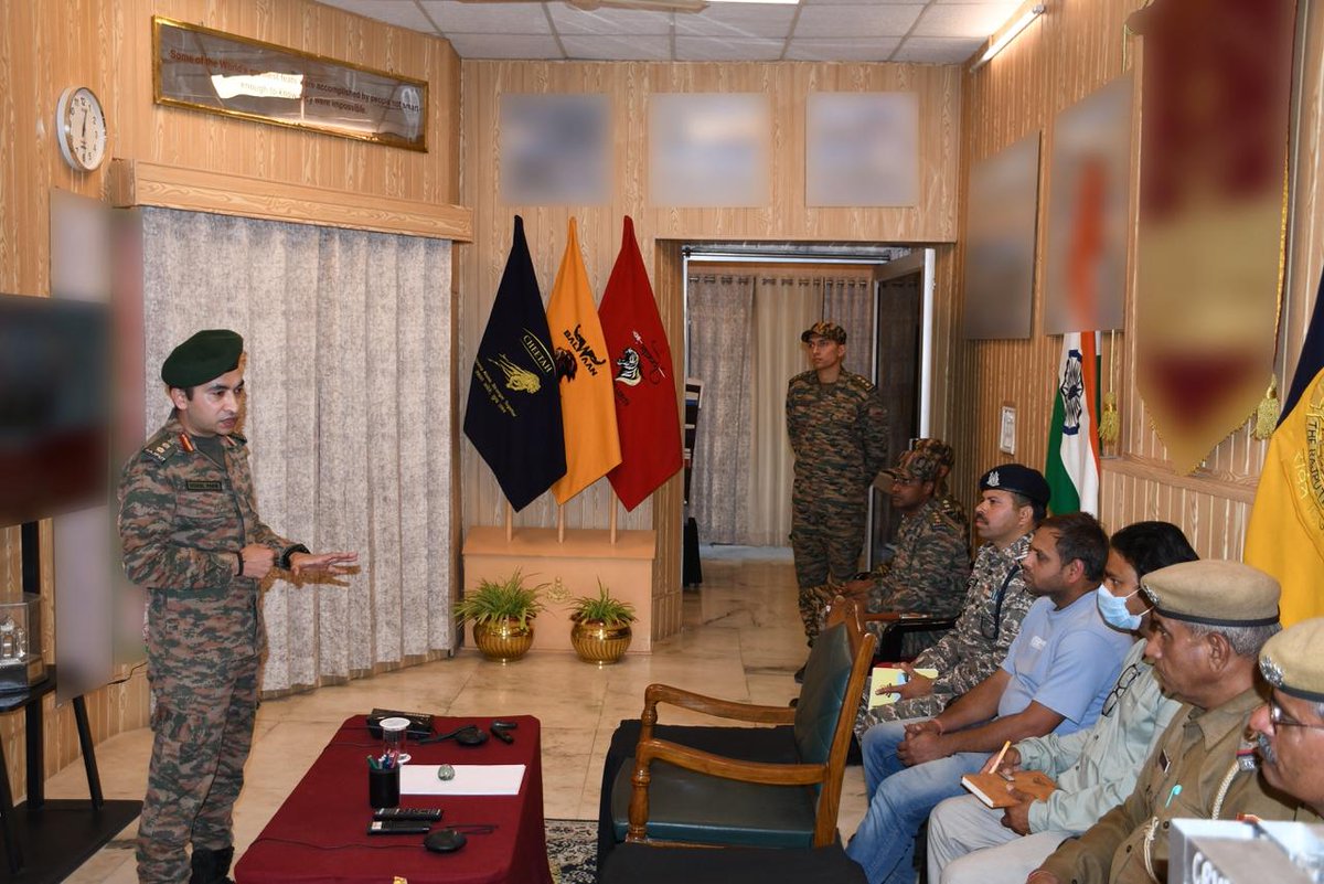 KonarkCorps's tweet photo. "Synergy in Action, Unmatched Readiness"

#BattleAxeDivision undertook a Mock Counter-Terrorism Exercise as part of #MilitaryCivilFusion in coordination with @crpfindia, @PoliceRajasthan & State Administration, Rajasthan.
The drills demonstrated capabilities of #KonarkCorps to detect, neutralize & respond to dynamic threats for protection of critical infrastructure facilities in challenging hilly terrain — true to the ethos of #IndianArmy towards #NationalSecurity.

@adgpi
@IaSouthern
@PRODefRjsthn