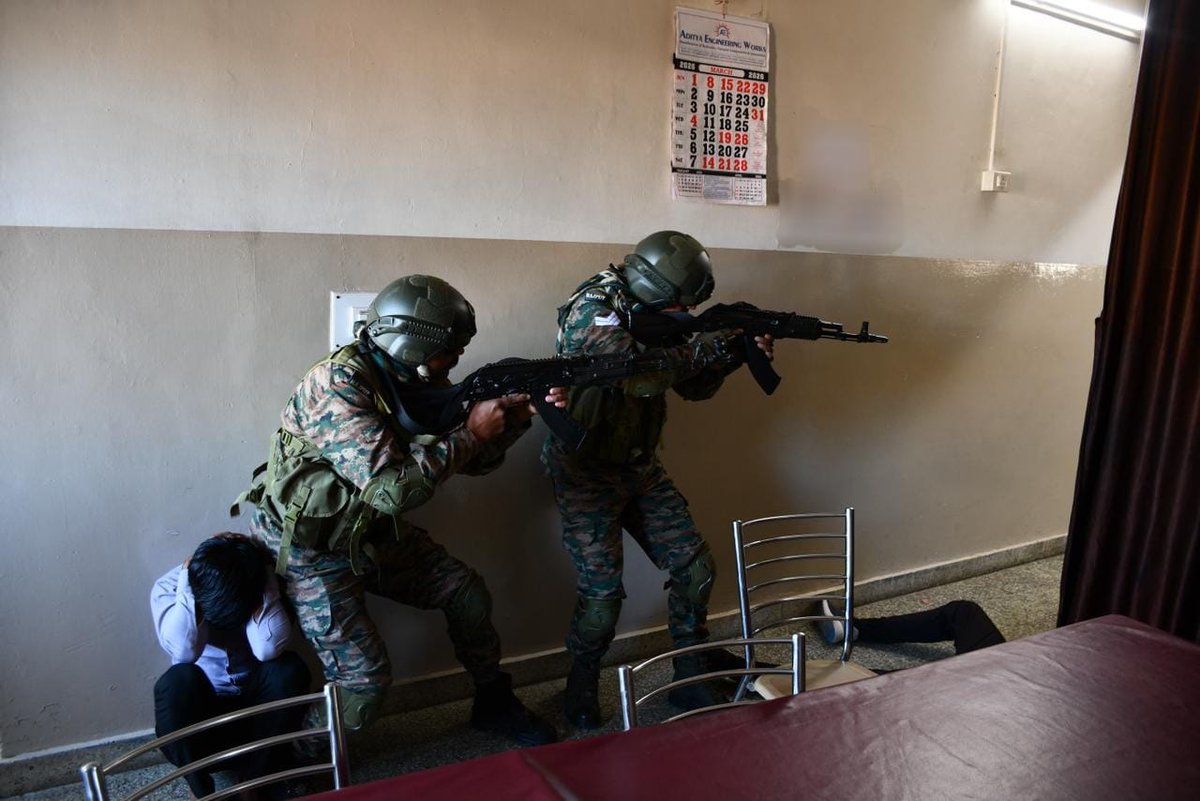 KonarkCorps's tweet photo. "Synergy in Action, Unmatched Readiness"

#BattleAxeDivision undertook a Mock Counter-Terrorism Exercise as part of #MilitaryCivilFusion in coordination with @crpfindia, @PoliceRajasthan & State Administration, Rajasthan.
The drills demonstrated capabilities of #KonarkCorps to detect, neutralize & respond to dynamic threats for protection of critical infrastructure facilities in challenging hilly terrain — true to the ethos of #IndianArmy towards #NationalSecurity.

@adgpi
@IaSouthern
@PRODefRjsthn