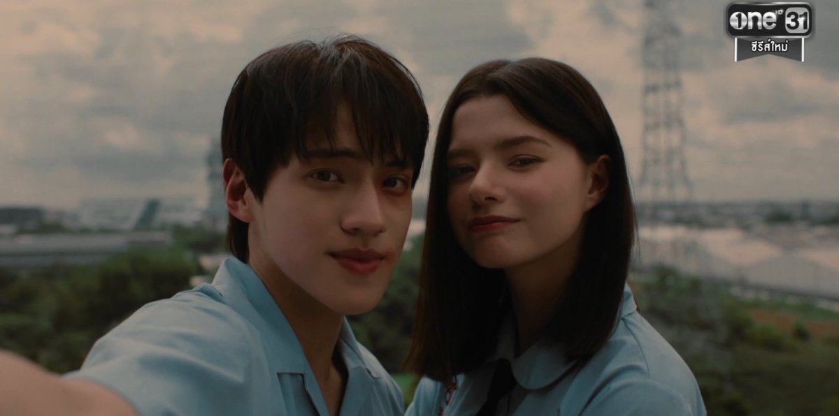 dektitnang's tweet photo. สปอย

 #เด็กใหม่TheResetEP1 แม้แต่ละตอนจะเป็นคนละโรงเรียน แต่ต่อกันแน่นอน สกายจะพยายามตามหาตัวของแนนโน๊ะ เพราะเขาทำให้แนนโน๊ะได้เห็นอีกด้านนึงของมนุษย์ อาจทำให้เธอคิดทบทวนใหม่เรื่องของมนุษย์ เหมือนกับในตอนจบซีซัน 2 

อีกอย่าง มันมีฉากสกายจมน้ำด้วยนะ กับฉากที่แนนโน๊ะร้องไห้ https://t.co/X1oHNesEhW