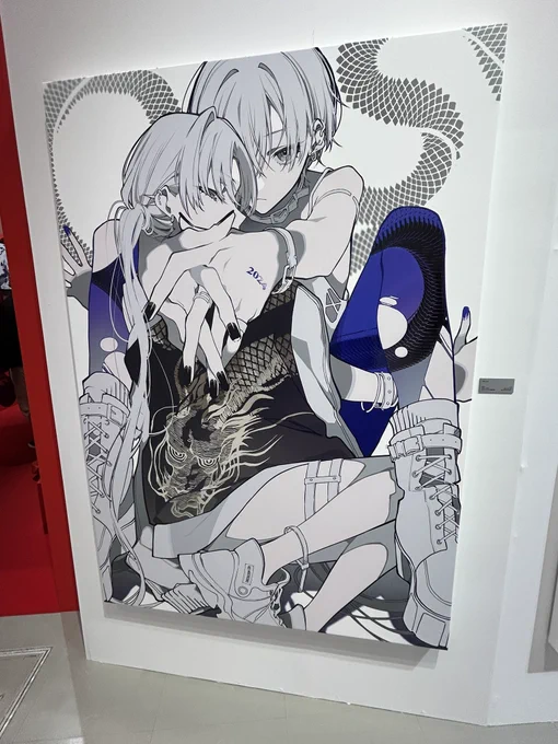 #望月けい俗世 望月けい先生の個展「俗世」を観に行ってきました〜! 1枚1枚に考えさせられる魅力があり、気づけばその世界観に飲まれてあっという間に時間が過ぎる不思議な体験でした 何より頭から足先まで何もかもの描き方が美しすぎて…! あの圧倒的画力を生で体感出来て本当に良かったです