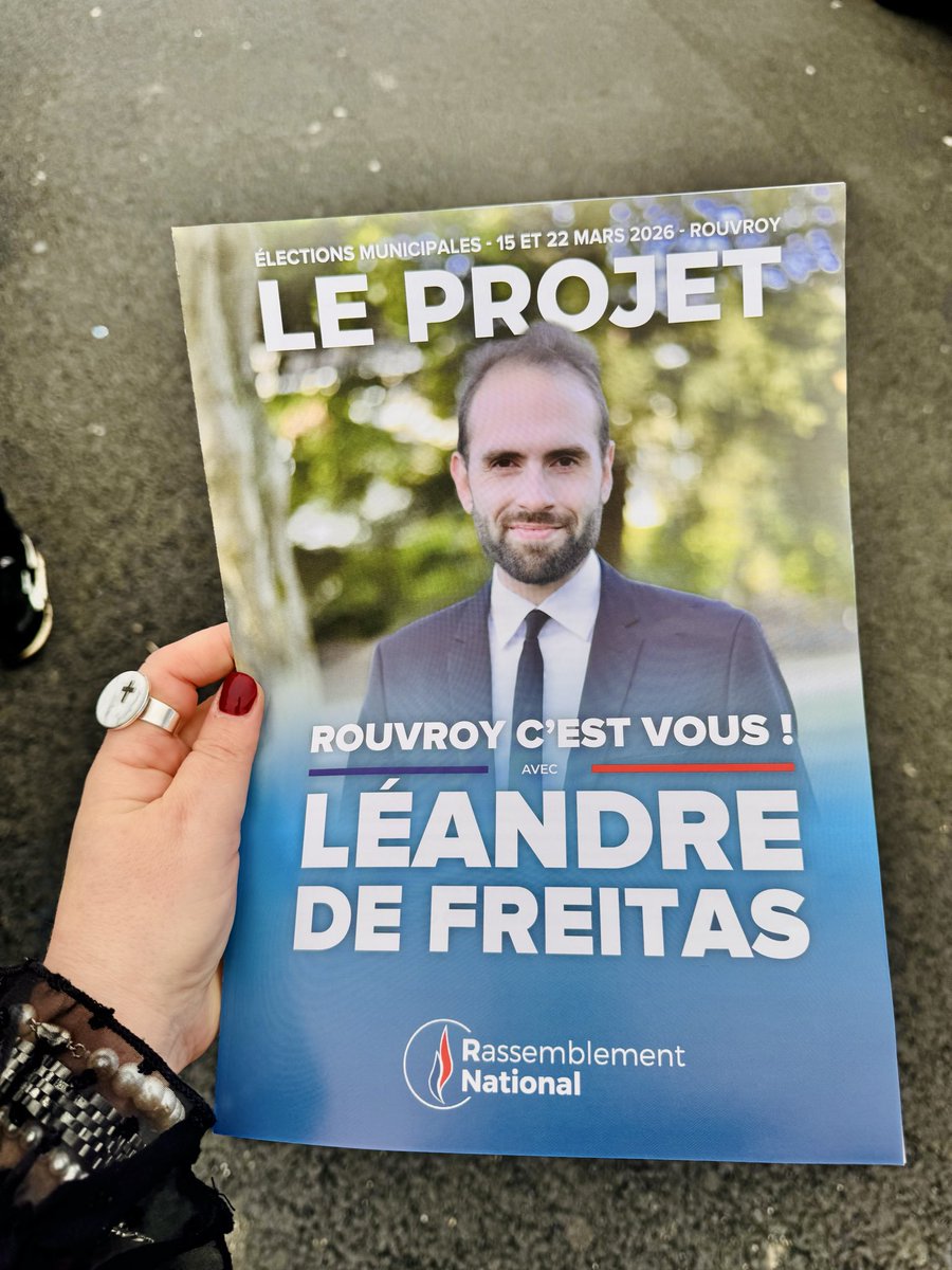 🇫🇷 Militante un jour, militante toujours !

Ce matin sur le marché de Rouvroy avec l’équipe militante dynamique du <a href="/RNational_off/">Rassemblement National</a> !
Il est temps de mettre fin à des décennies de gestion funeste par les communistes !

🔵 Les 15 et 22 mars, votez et faites voter pour le candidat du