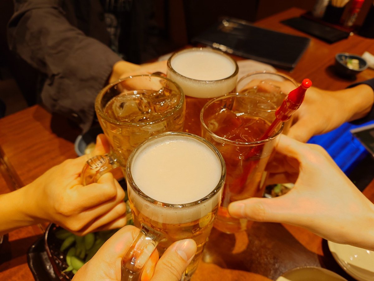 Sea_of_Colors's tweet photo. ＼ᐠ 飲み会…じゃなくてしおからリハでした ᐟ／

リハが盛りもりすぎてリハ写真がありません😂サポートBa.柚子胡椒も合流し、皆さまにお届けするライブの形が出来上がってきました🦑4月18日(土)はぜひNoBeerNoLife@上野音横丁へ！チケット取置きもお待ちしております✨
#UnluckyMorpheus #あんきも https://t.co/zWHfbETFDq