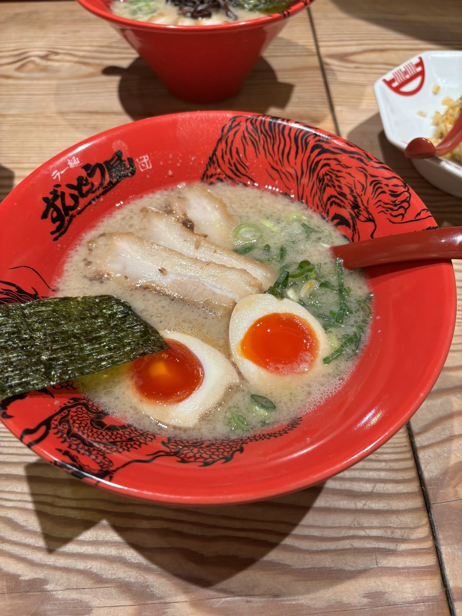 YqdpD's tweet photo. この時間にラーメン誘ってくるのやばすぎ https://t.co/lGclwJBxvY