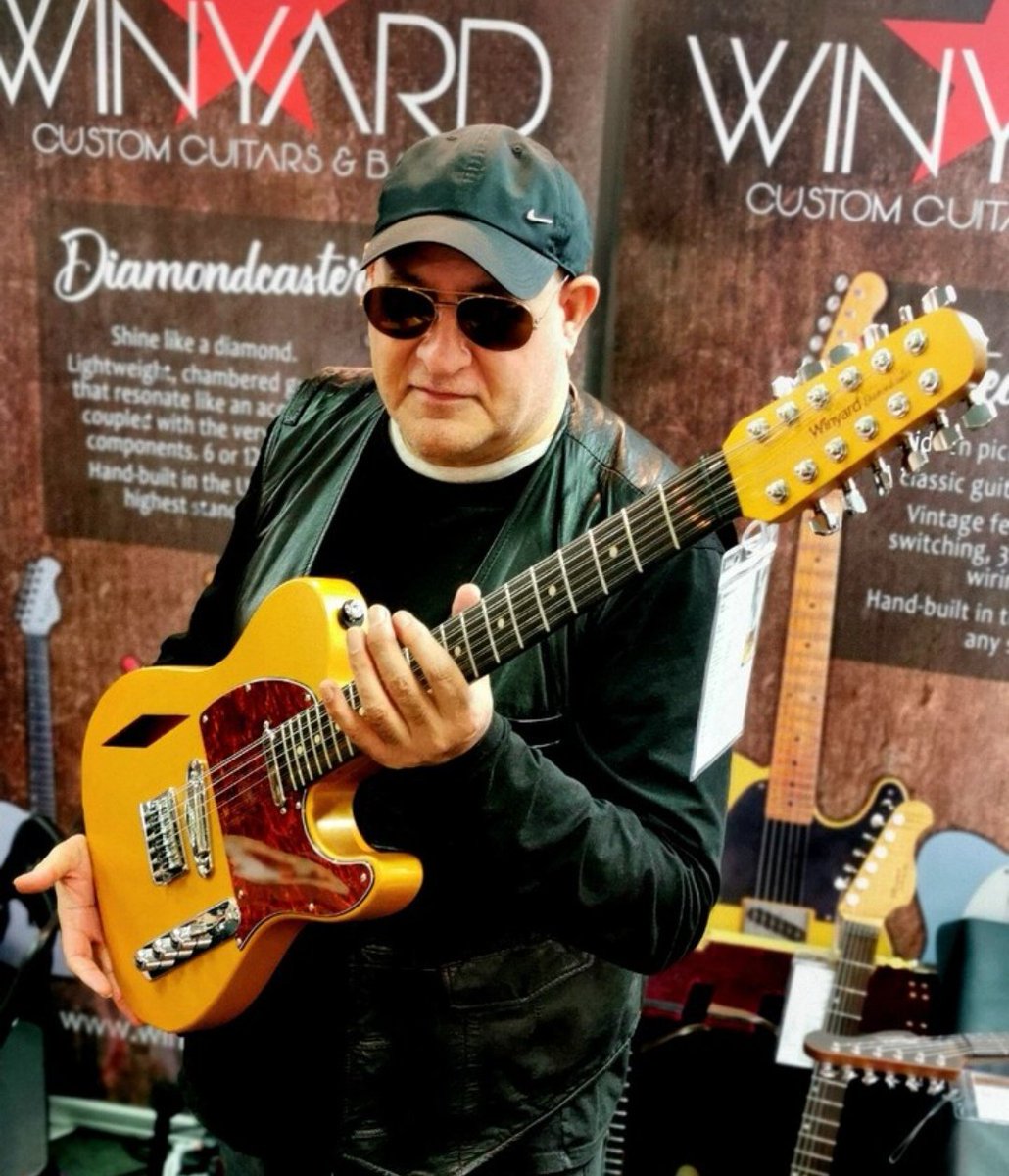 BluesmanMikeF's tweet photo. @CurseofConform No harder than an acoustic in fact often easier due to size. Padded bench or ironing board, loosen with winder, cut at pickup. Then bottom to top keeping 'used' packets in order til done &amp; care not to 'jump' high strings. Use lightest u can &amp; love result! #KeepinIt12 #RealGuitars https://t.co/fdbZuSmBGV