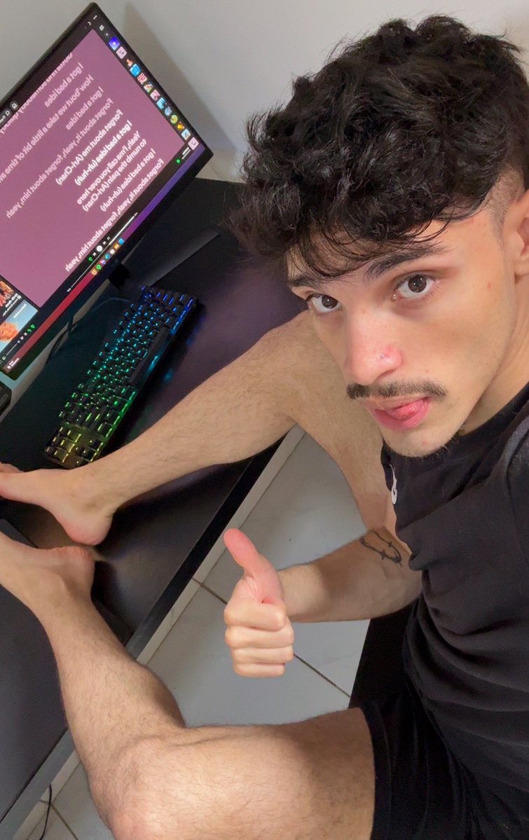 nicolas 🦈 tweet media