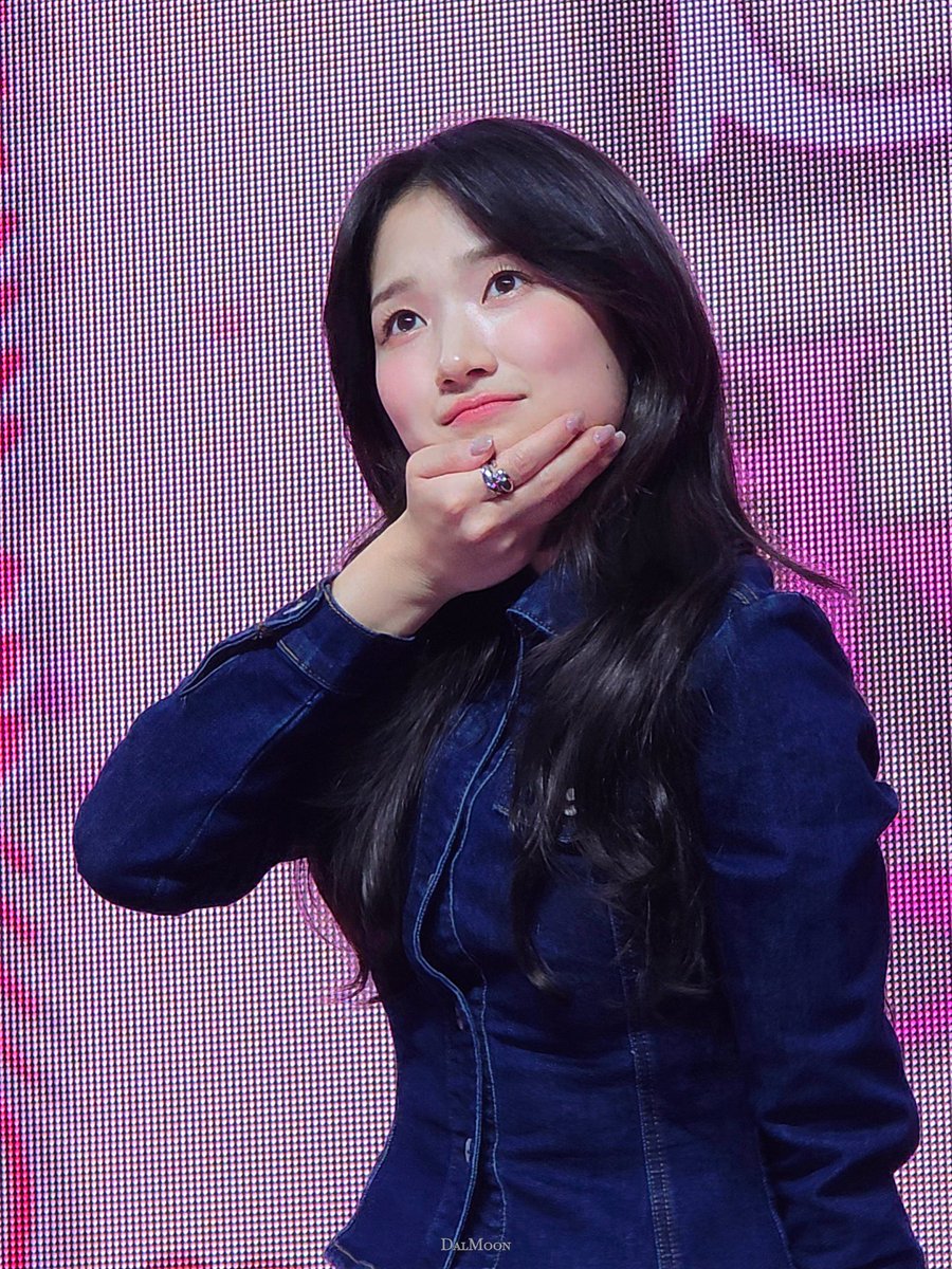 __DalMoon's tweet photo. 260307 Season of Hyeppiness 1회차 #김혜윤 #KimHyeYoon https://t.co/r9XN5Uo5lK