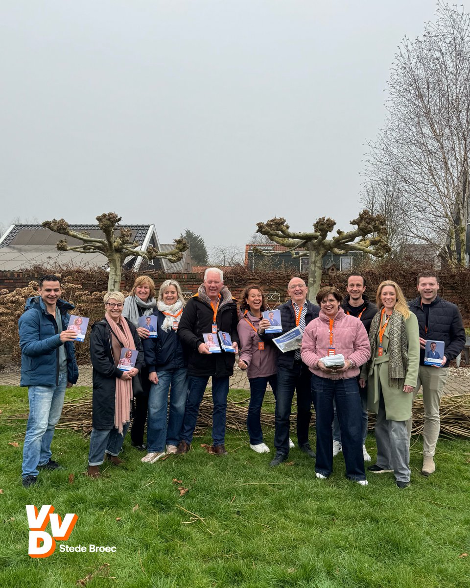 Vandaag gingen we in Lutjebroek het dorp in om met inwoners in gesprek te gaan. 

We hebben de flyer van onze Lutjebroeker nummer twee Mike Lezaire uitgedeeld. 🧡💙

Het leverde mooie gesprekken op met inwoners.  🤩🔥

#18maart #kiesVVD #topteam #samensterk