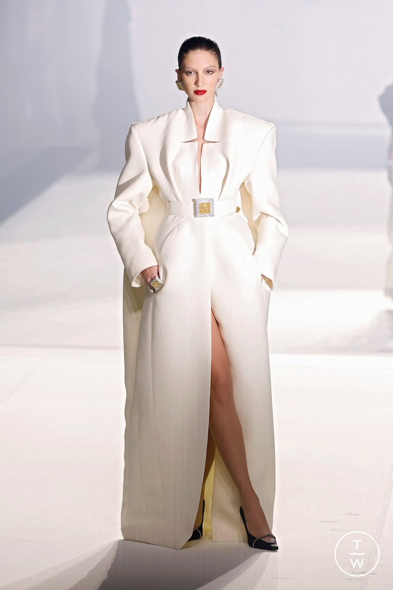 officialtwinny's tweet photo. Bring something from the Runway to the TL: https://t.co/zh9sPKF5Hu