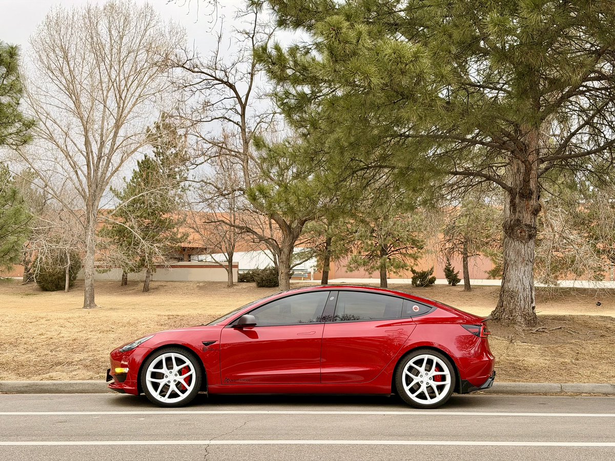 Dan from Spotted Model: Cars & Tech tweet media