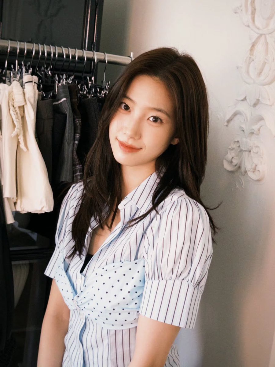 ⠀⠀⠀
                                                              𝒔𝒊𝒍𝒍𝒆𝒖𝒓𝒉𝒚𝒏..
⠀⠀⠀