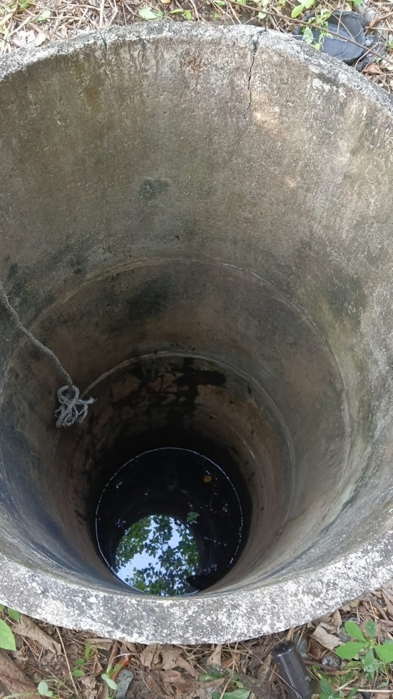 SinarOnline's tweet photo. Warga emas terperangkap dalam perigi dua hari
Bomba berkata, pihaknya menerima panggilan kecemasan berhubung kejadian tersebut pada jam 5.29 petang.
Foto: Bomba
Artikel: https://t.co/XT3mscw1LE
#SinarHarian #beritaterkini #wargaemas #perigi https://t.co/vbeDEAdi30