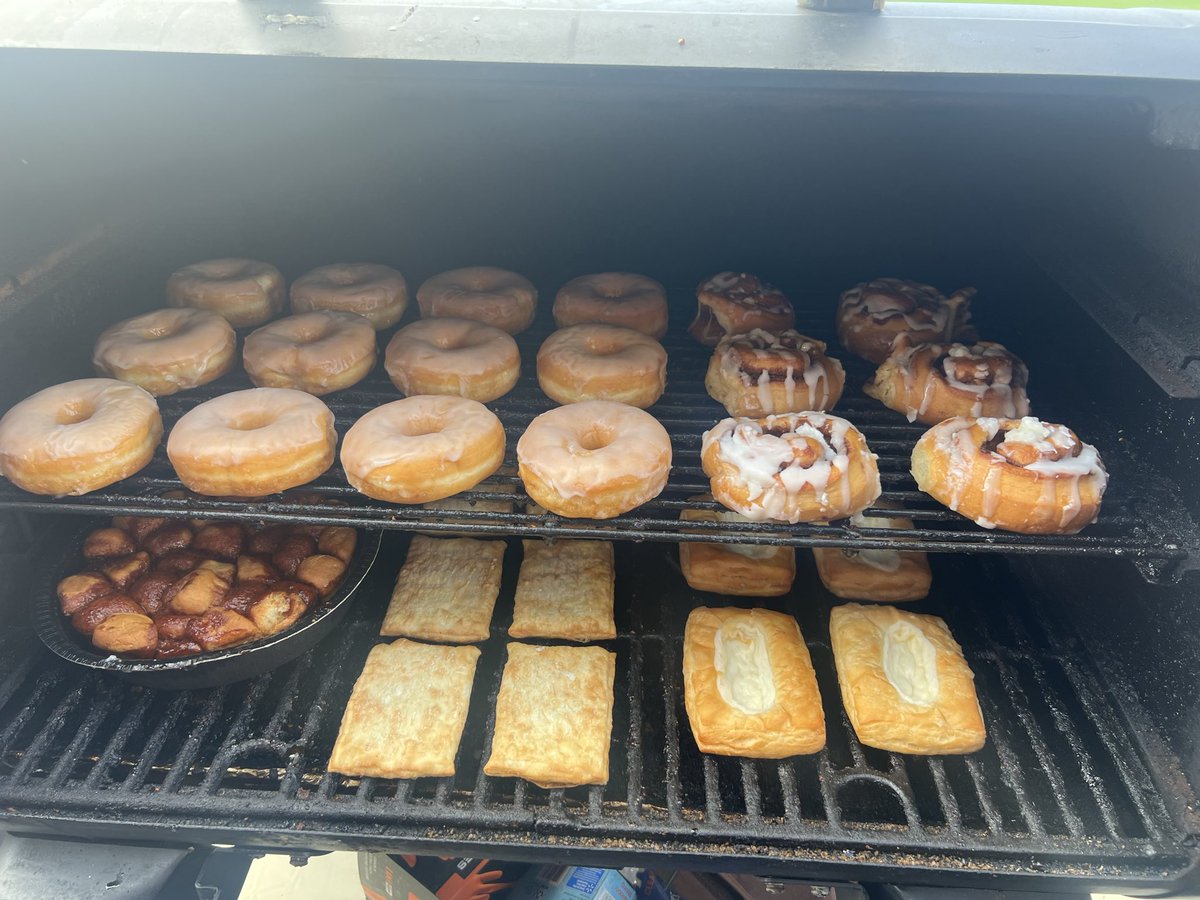 Lounge dawg(I am emotionally scarred) tweet media