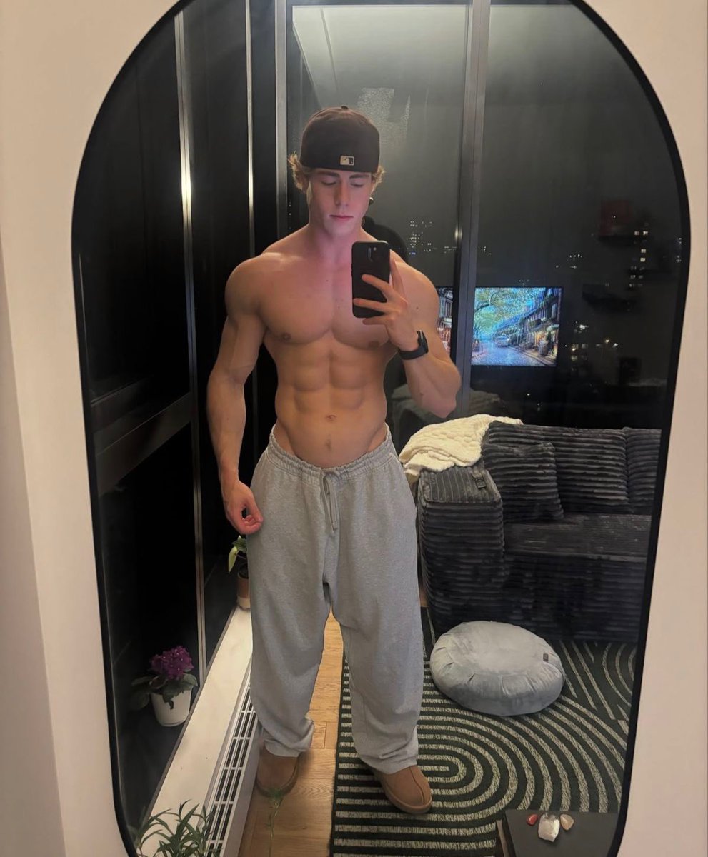 hot dudes tweet media