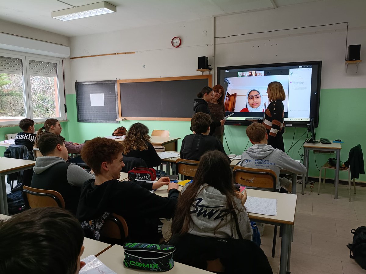 The Hands Up Project tweet media