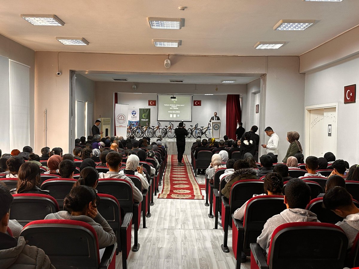 Valimiz Sayın Hasan ŞILDAK, İl Milli Eğitim Müdürümüz Sayın Asım SULTANOĞLU, Yeşilay Şanlıurfa Şubesi ve Rabve Vakfı işbirliğiyle hayata geçirilen "Sağlıklı Seçimler Sağlıklı Hayatlar" projesi kapsamında okulumuzda gerçekleştirilen ödül törenine katıldılar.
<a href="/EyyubiyeMem63/">Eyyübiye İlçe Milli Eğitim Müdürlüğü</a>