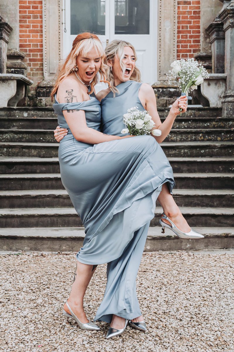 jojomort79's tweet photo. A few from the wedding 💙 https://t.co/Wu3kSIKMCm