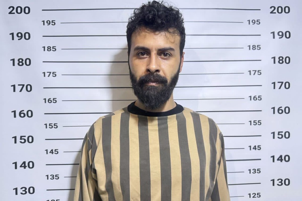 🚨 ضربة استباقية تُحبط مخططاً إرهابياً في طرطوس 🚨
في إنجاز أمني جديد يعكس يقظة الأجهزة المختصة، تمكّنت مديرية الأمن الداخلي في مدينة طرطوس بالتعاون مع فرع مكافحة الإرهاب من إلقاء القبض على كلٍّ من:
🔹 علي زهير إدريس
🔹 عمار مدين يوسف
🔹 موسى مظهر ميا
وذلك بعد ثبوت تورّطهم في