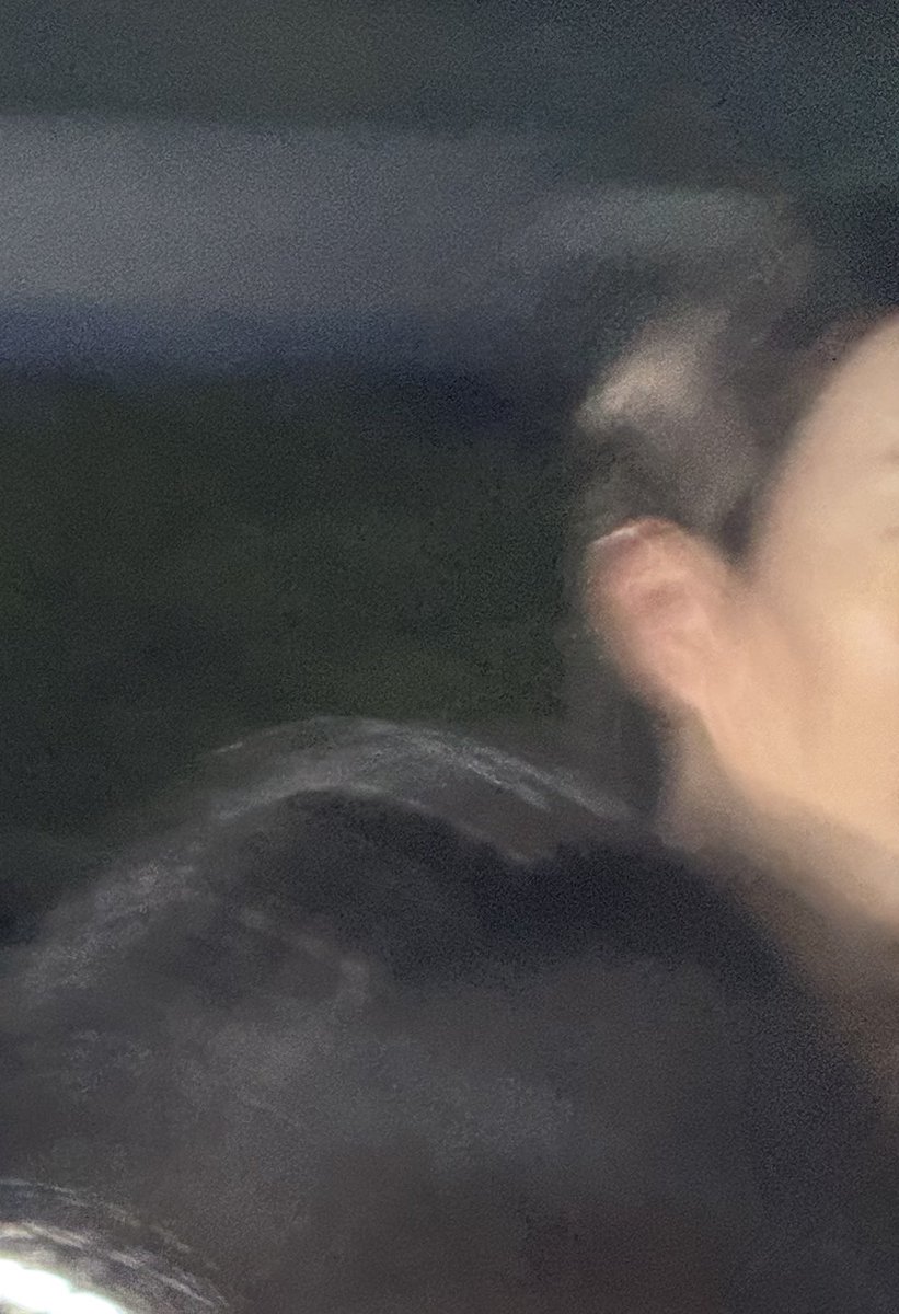 คือนี่มาคอน Three Man Down เจอเด็กดมดเยอะมาก พี่ซี เติ้ล คิม เน็ต ริวจิน พี่เค่อ คือที่มองออกเท่านี้นะ แกดูฉันถ่ายคนอื่น กับ เมนดิ🥹😭