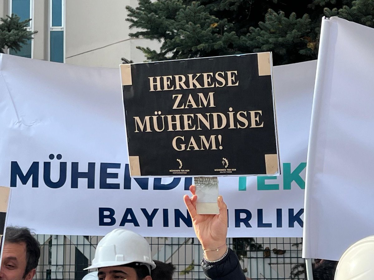 Teknolojide bağımsızlık, mühendisliğe verilen değerle mümkündür. Kamu mühendislerinin özlük hakları güçlenirse Türkiye daha da güçlenir.

#GüçlüMühendisGüvenliGelecek

<a href="/RTErdogan/">Recep Tayyip Erdoğan</a> <a href="/MDervisogluTR/">Müsavat Dervişoğlu</a> <a href="/eczozgurozel/">Özgür Özel</a> <a href="/erbakanfatih/">Dr. Fatih Erbakan</a> <a href="/umitozdag/">Ümit Özdağ</a> <a href="/dbdevletbahceli/">Devlet Bahçeli</a>