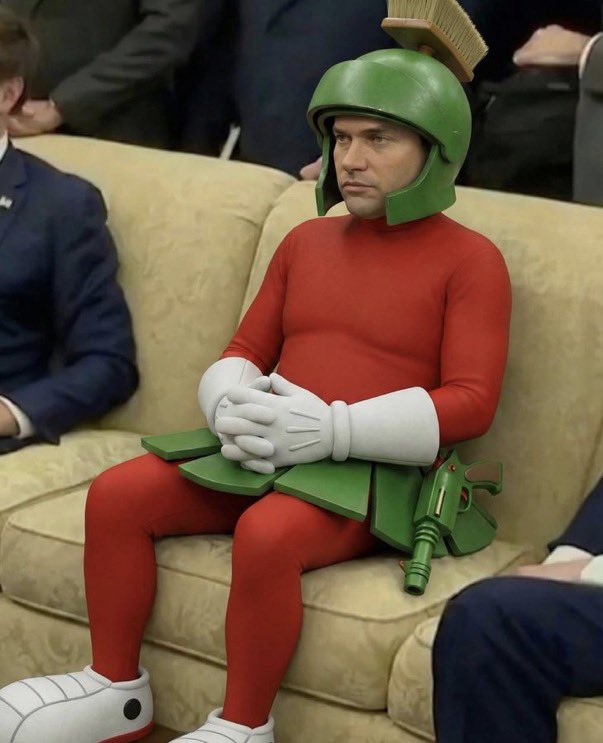 TrueFactsStated's tweet photo. Marco on the couch. Got a favorite? https://t.co/pXO3DZ364C