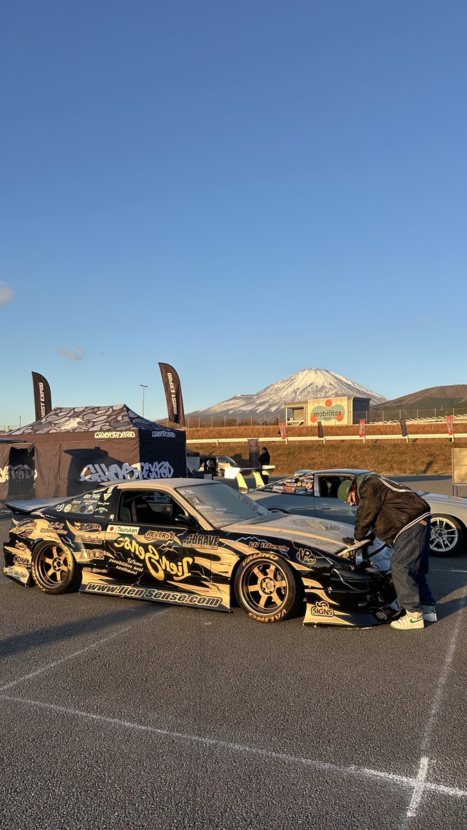 つるけん tweet media