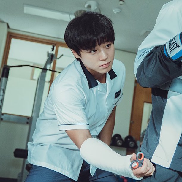 his natural aegyo while stabbing people is so refreshing ❤️