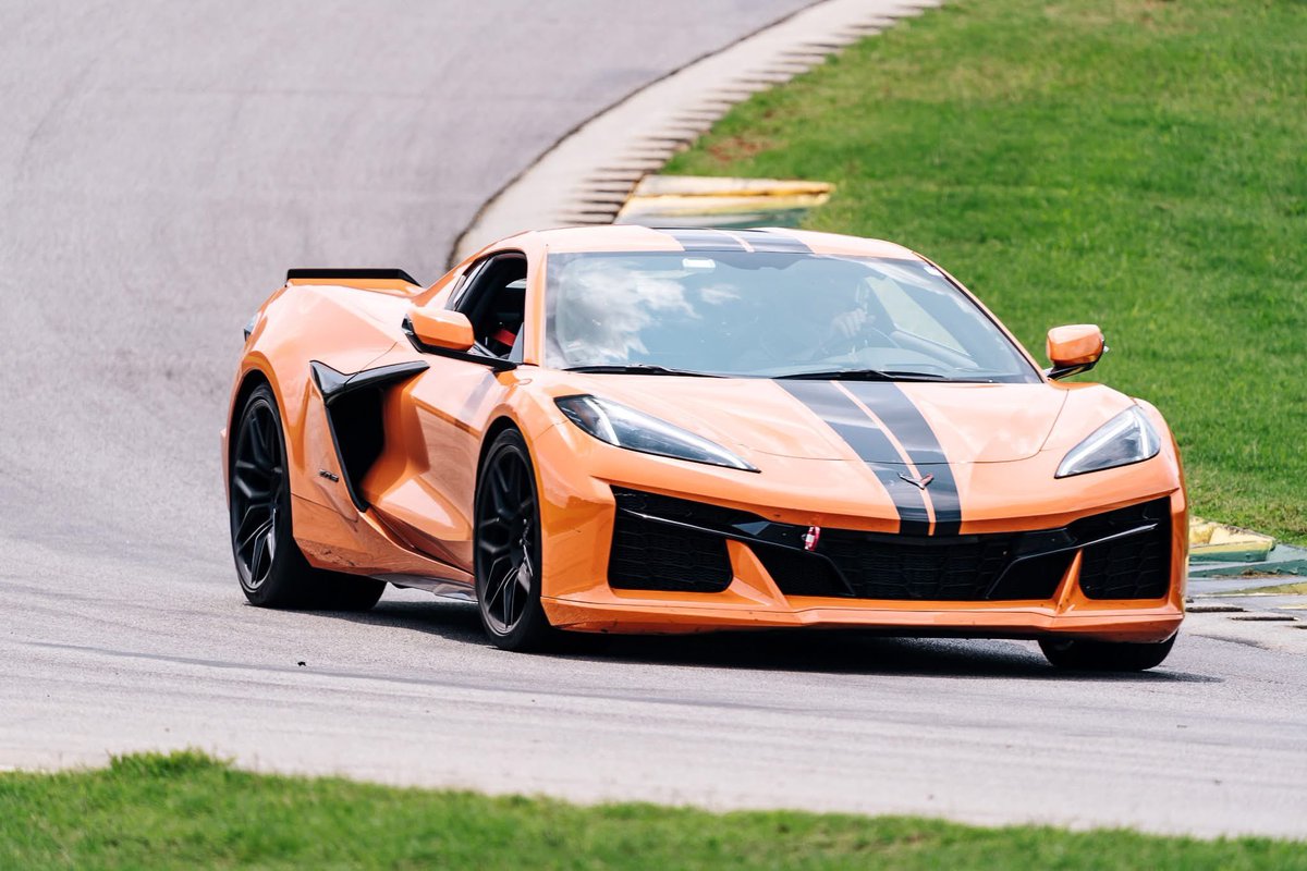 VIRginia International Raceway tweet media