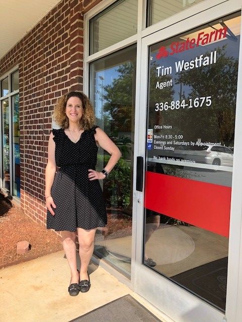 SFAgentTim's tweet image. Help us in wishing a very Happy Birthday to Erica!  She has a huge heart for helping people, which you know if you have met her!  We hope she has a great weekend celebrating! #HappyBirthday #TalktoTim #StateFarm