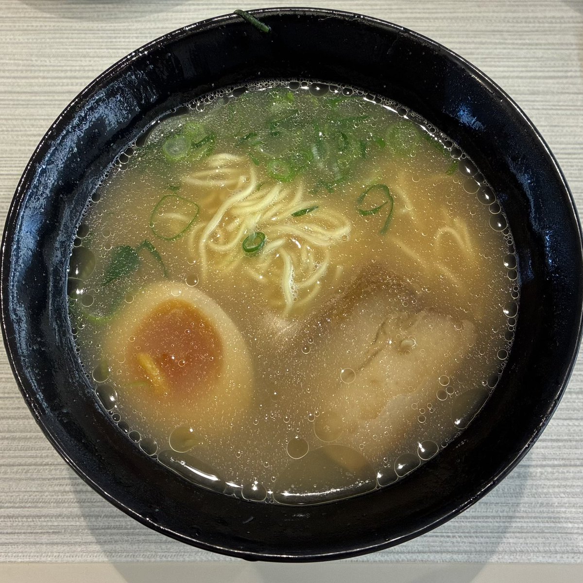 Jimny_Jim23's tweet photo. #はま寿司宇部厚南店 #牛骨白湯ラーメン #期間限定

 #はま寿司 #は #HAMAZUSHi #はっはっはま寿司! #はまい! #はまのラーメン部長 #はま麺 #回転寿司ラーメン
 #牛骨ラーメン #牛骨白湯 #白湯スープ #牛骨 #淡口醤油 #野菜 #焼豚 #半熟味玉 #ネギ #細ストレート麺 #397kcal https://t.co/Cu96jXITtV