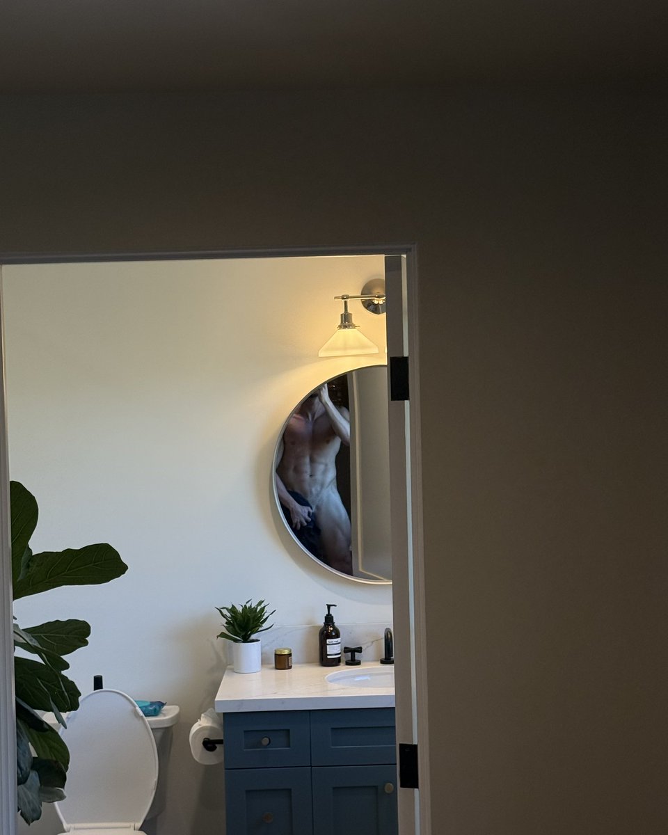 Good morning, say it back 👋🏽 

onlyfans.com/harryjowsey