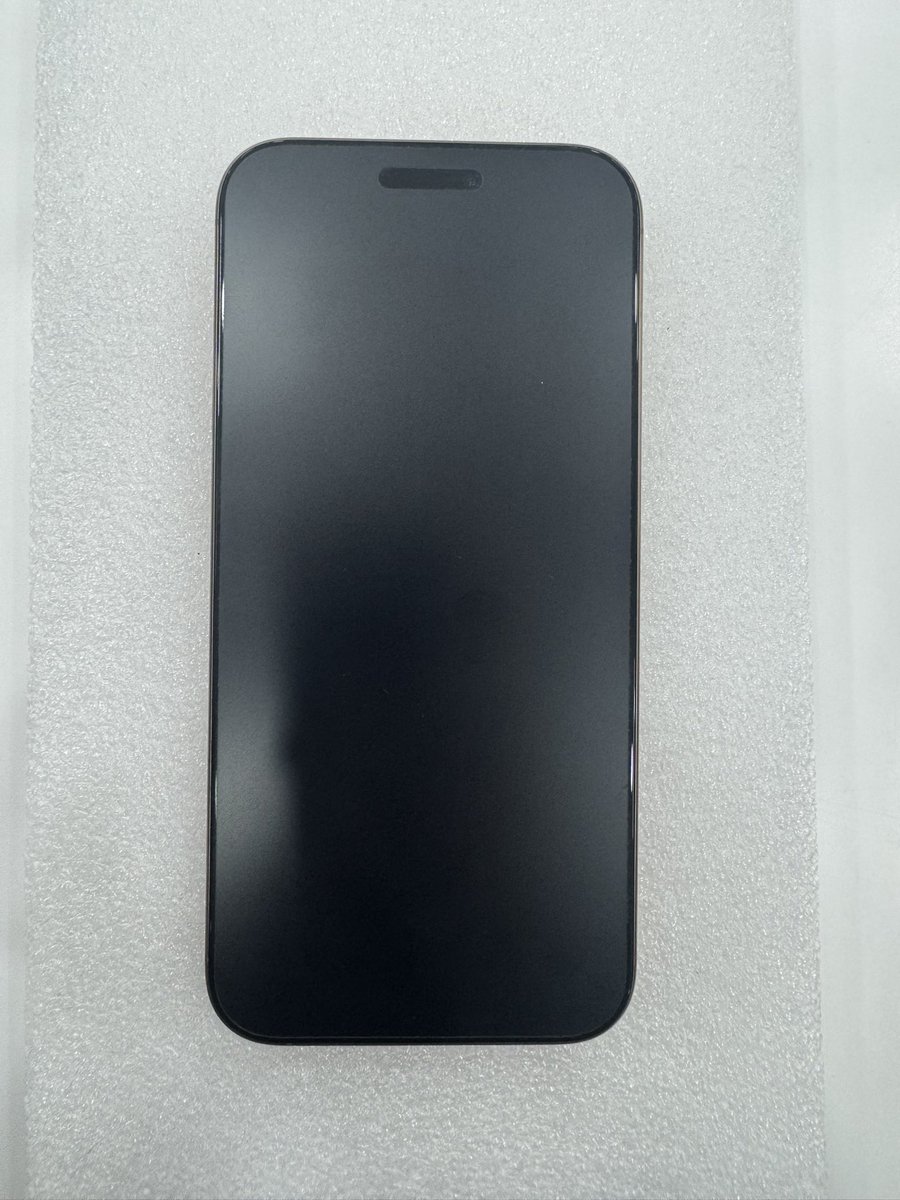 zmni37's tweet photo. iPhone 16 Pro Max 256GB Desert Titanium 

Personal unit. Condition sangat terjaga.

📱 256GB
🔋 Battery Health 90%
📅 First Use Sept 2024
📦 Box + cable original
🛡 Banyak free case termasuk Spigen

💰 RM4,499 (nego untuk serious buyer)
📍 First come first serve.

PM if berminat. https://t.co/nIAY18n1nq