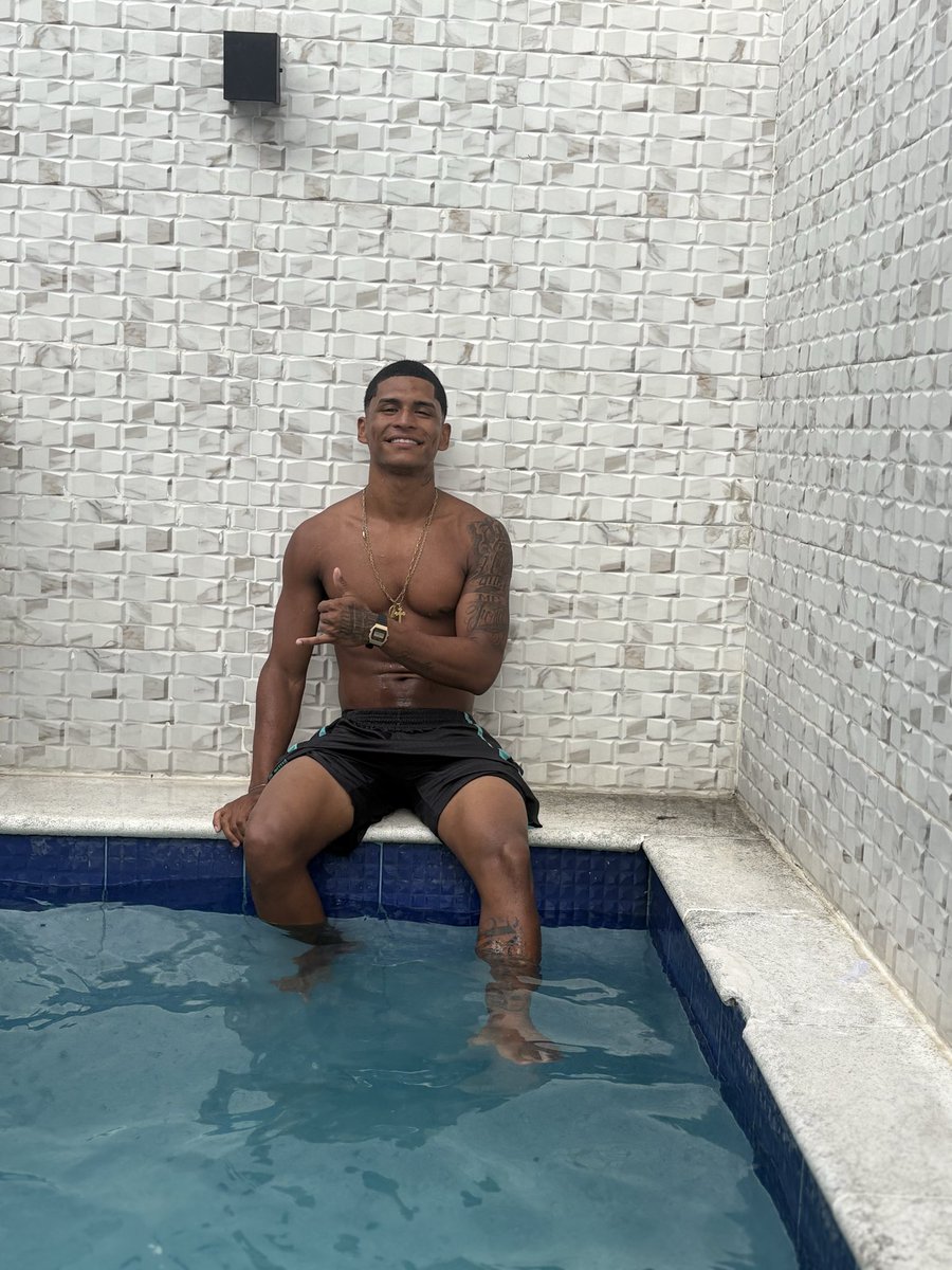 Felp_021 tweet media