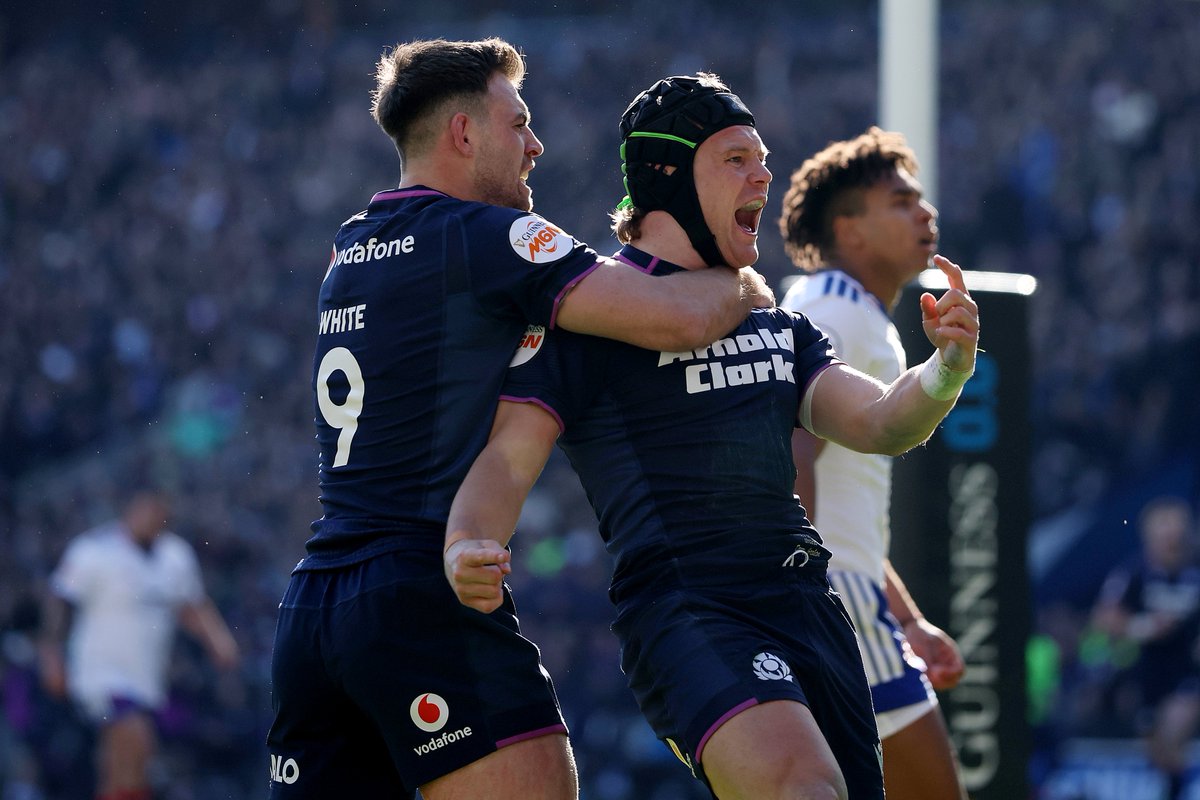 Record_Sport's tweet image. 𝐖𝐡𝐚𝐭 𝐚𝐧 𝐚𝐦𝐚𝐳𝐢𝐧𝐠 𝐡𝐚𝐥𝐟 𝐨𝐟 𝐫𝐮𝐠𝐛𝐲🏉

Scotland lead France 19-14 in their hunt for their first ever #6Nations title as both teams sizzle in the Murrayfield sun ☀️