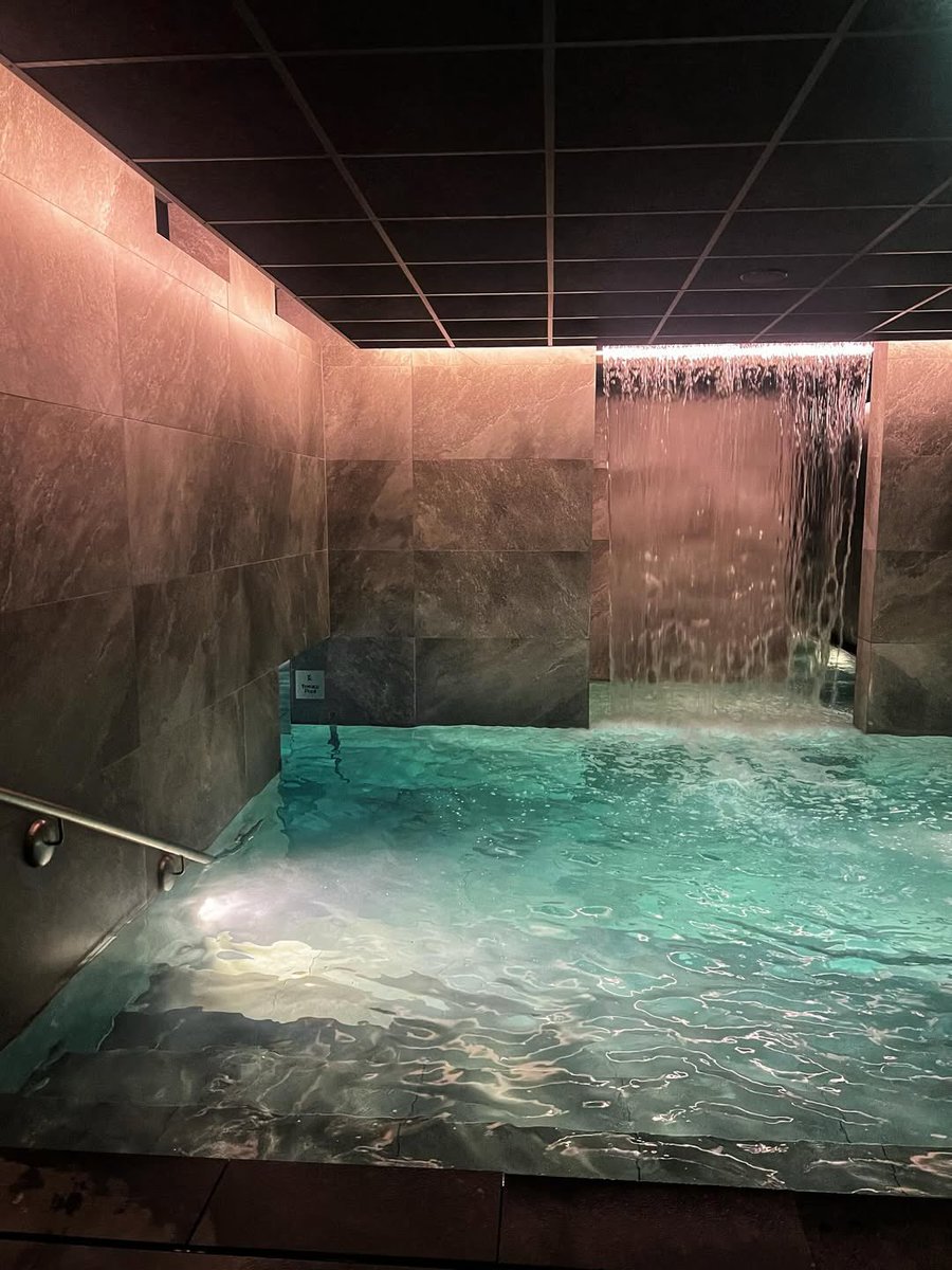 captaincrazy124's tweet photo. #SaturdaySpa https://t.co/dX1w2da4Md