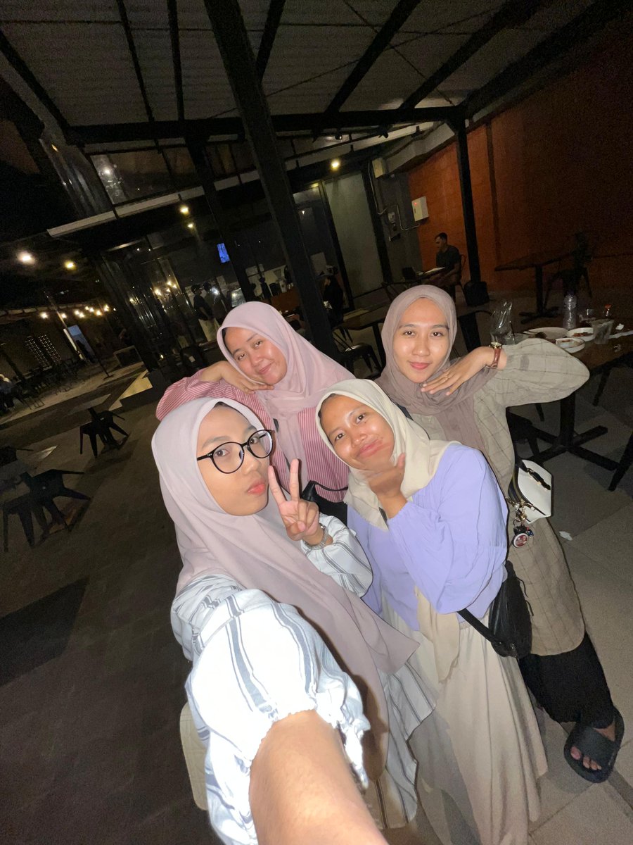 lailaasm30's tweet photo. Bukber part 2 di tahun 2026 https://t.co/mtmT6k9kuu