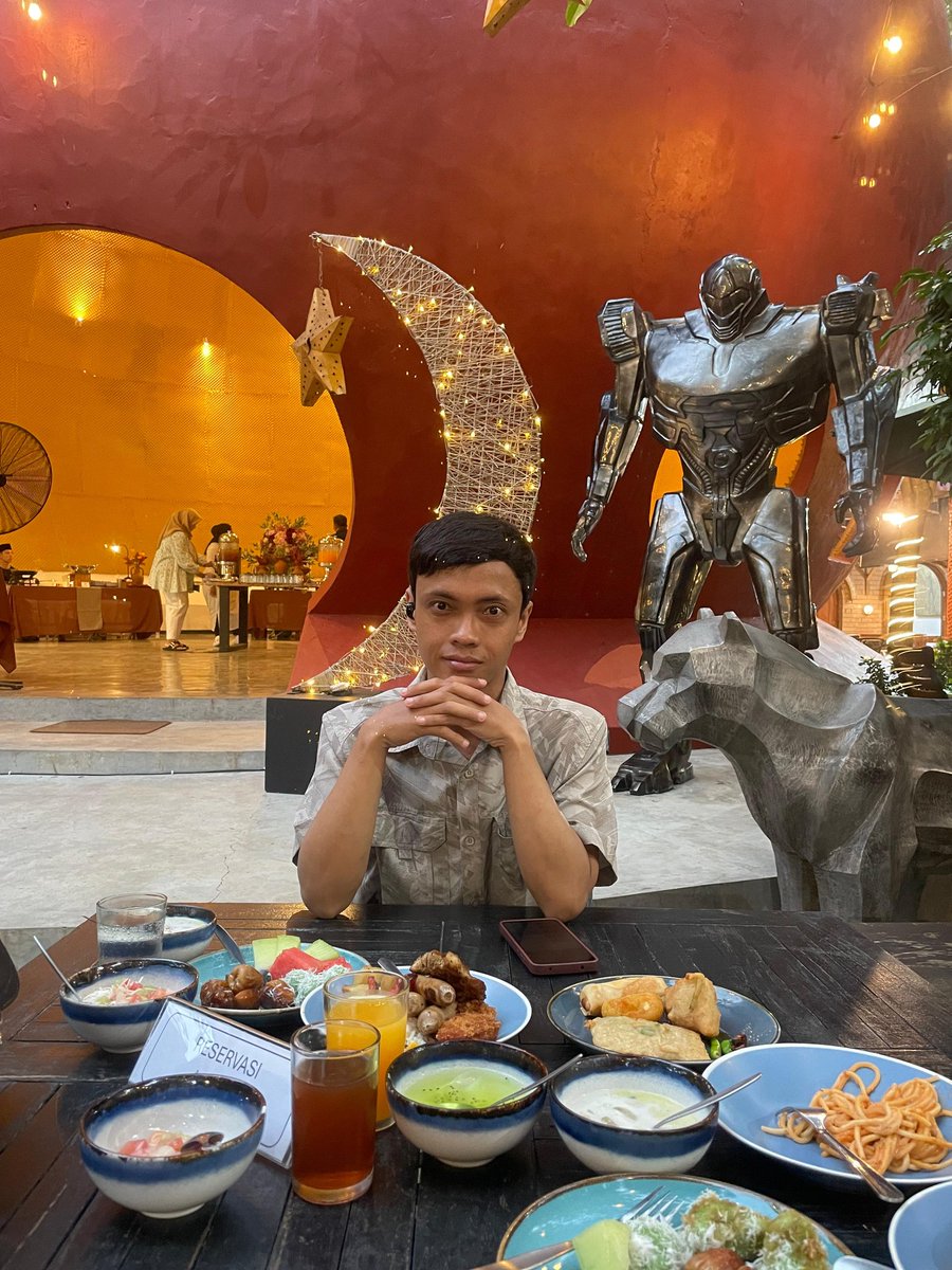 widiajiA's tweet photo. @shitlicious puasa masih ada 12 hari lagi. 
siapa tau ada yg masih ngajak bukber #BiroJomblo https://t.co/FSXSH6DrmR
