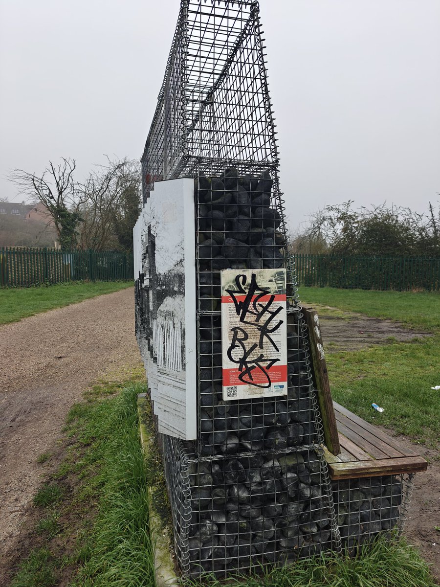 ColCivicSociety's tweet photo. 1/2
#SeenReportedSorted
A big thank you to the folk in the City Centre Neighbourhood Team who cleaned the graffiti off two interpretation panels along the National Cycle Route 51 through 'The Moors' after we reported it earlier this week. https://t.co/McPTp5Agho