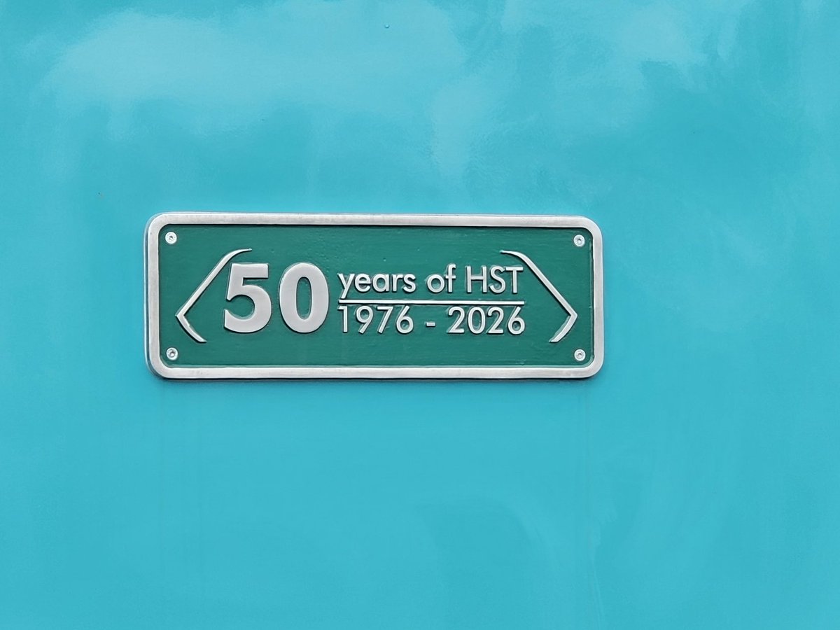 Harrod15S's tweet image. 43048 looking absolutely gorgeous 😍 today at Orton Mere on the #NVR gala
#class43 #trains #HST #OrtonMere #Wansford #125group