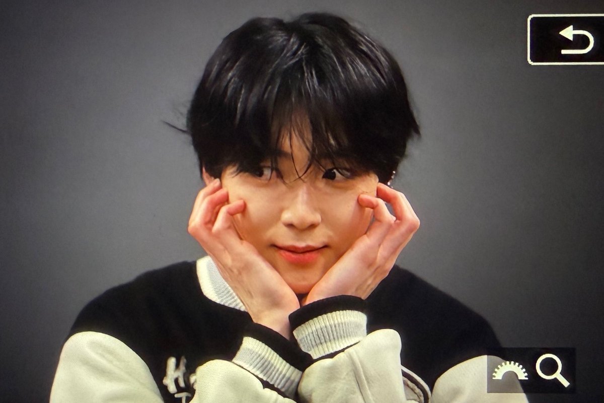 940117Love's tweet photo. 260307

@QQQ_project 
#QQQ #JISUNG 

오빠가 돌아와서 저도 돌아왔어요 https://t.co/rk0qNhqBXe