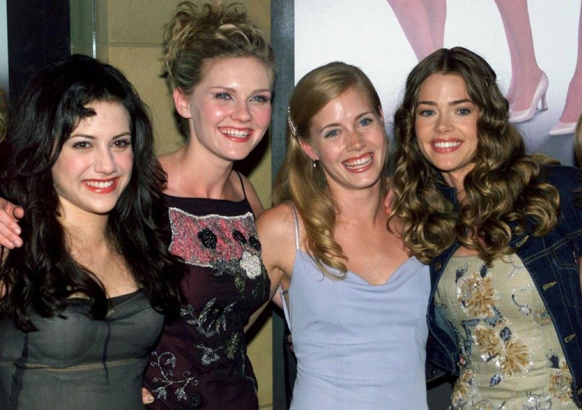 TheCinesthetic's tweet photo. Brittany Murphy, Kirsten Dunst, Amy Adams and Denise Richards at Drop Dead Gorgeous premiere, 1999 https://t.co/krhqhSxHht