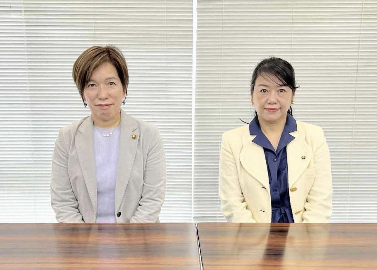 umekoooo's tweet photo. 📢鈴木敦子を県議にしてはいけない‼️
小田原市議会は現在会期中。
その最中に鈴木敦子市議が県議選への出馬表明の記者会見。

市議としての仕事より次の選挙が優先なのでしょうか。
さらに過去には、家族の携帯代を経費として処理していた問題や、議会を休んでまでディズニーランドに行ったという話もありました。

いずれも、市民の税金が関わる問題です。

議員とは、まず市民のために働く立場ではないのでしょうか。

会期中の出馬表明、そしてこれまでの問題。
小田原市民として、正直疑問を感じます。

皆さんはどう思いますか？
#鈴木敦子 #小田原市 #小田原市議会
#神奈川県議選 #小田原市民に知ってほしい #ディズニーランド #市民の血税