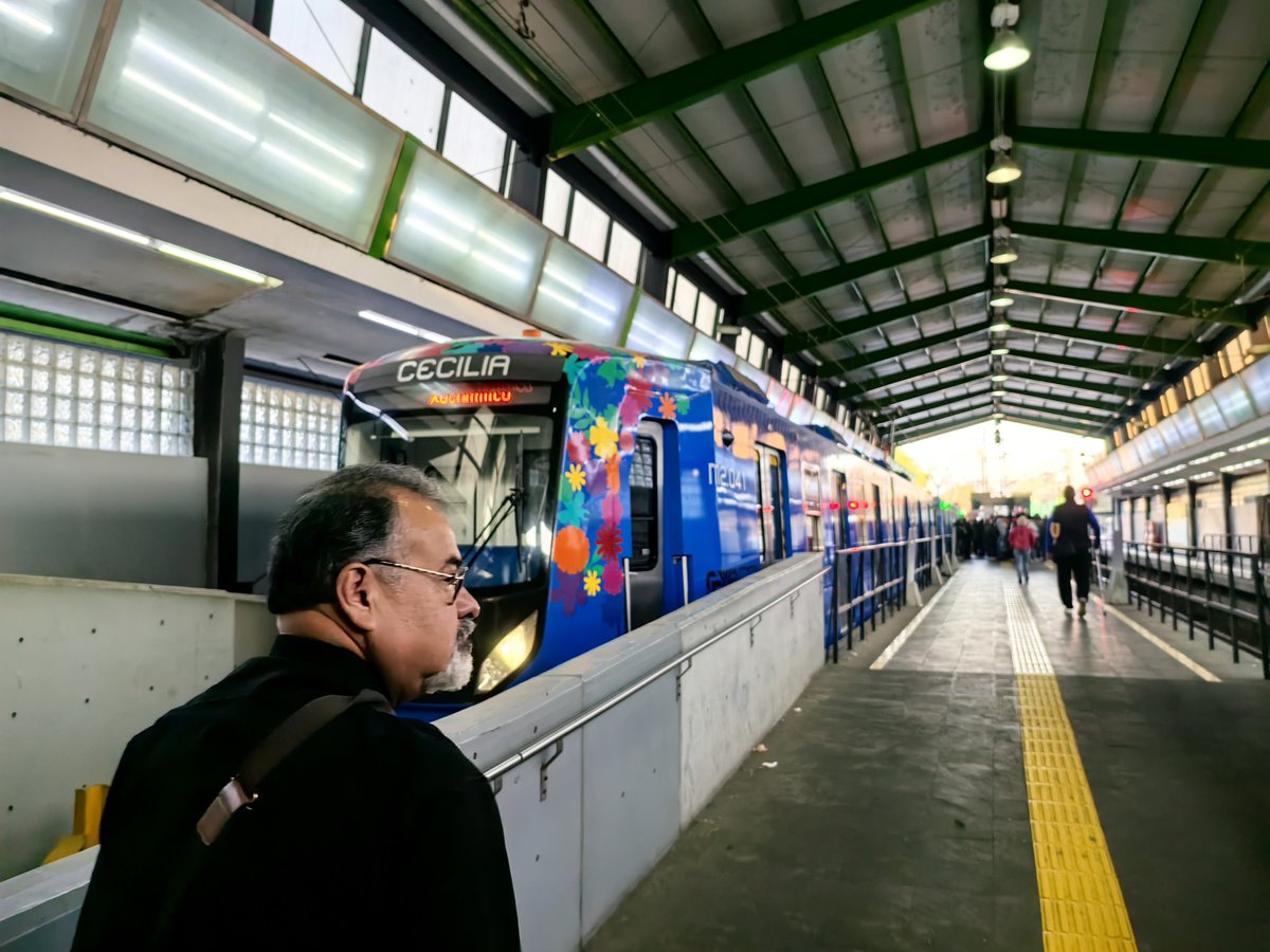 Martín López Delgado tweet media