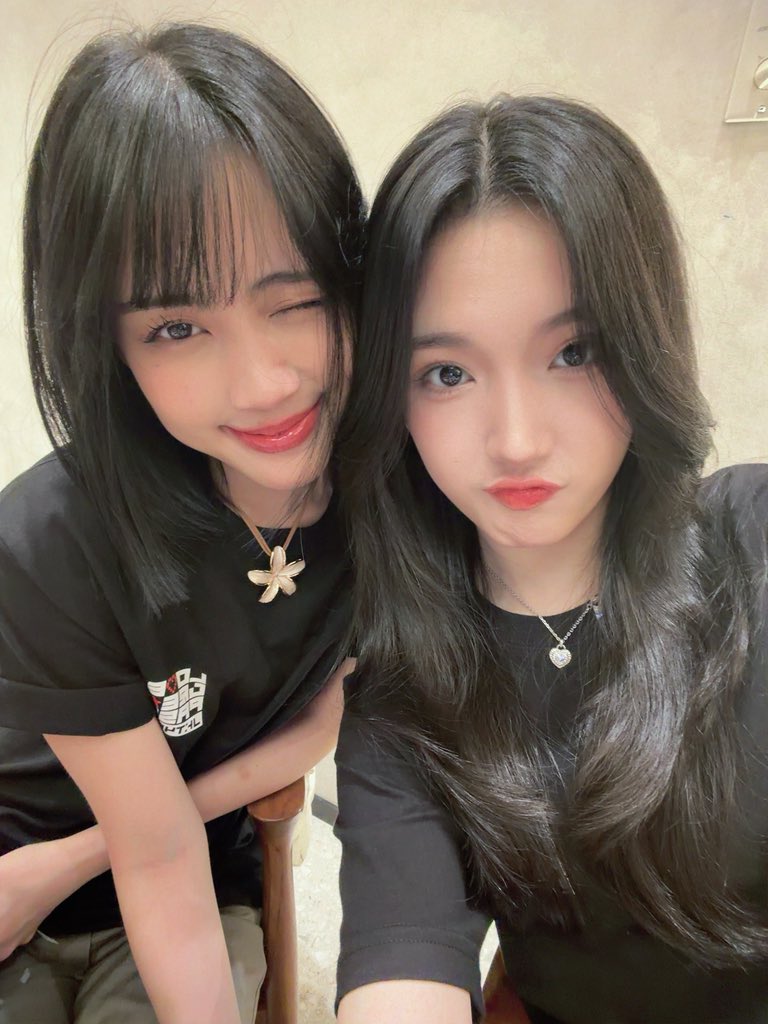 Delynn_JKT48's tweet photo. TERIMAKASII UNTUK HARI INI!! ⭐️🙆🏻‍♀️  sorii kalo sedangdut itu 🫢😋🫰🏻 https://t.co/9pEnspaAEF