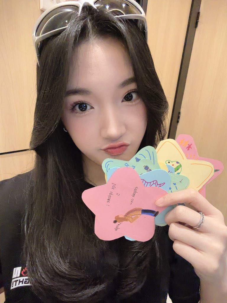 Delynn_JKT48's tweet photo. TERIMAKASII UNTUK HARI INI!! ⭐️🙆🏻‍♀️  sorii kalo sedangdut itu 🫢😋🫰🏻 https://t.co/9pEnspaAEF